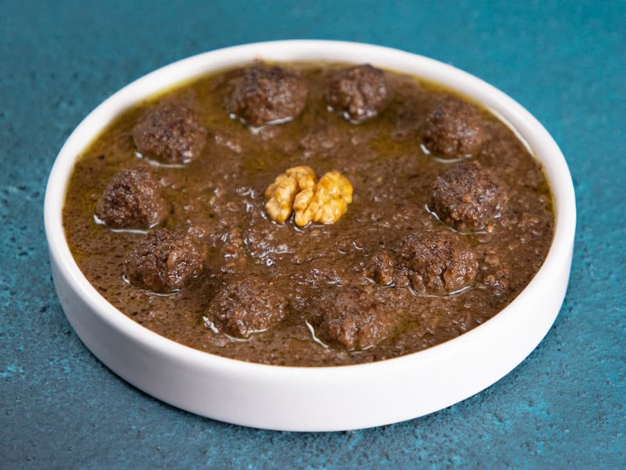 خورش فسنجان گردو با گوشت قلقلی